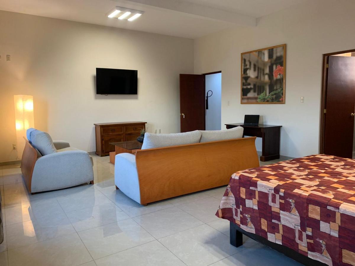 Cinco De Mayo Hotel เกเรตาโร ภายนอก รูปภาพ